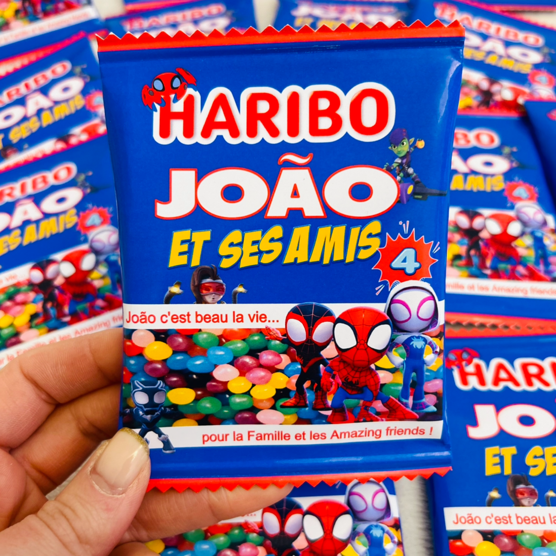 sachet de bonbons HARIBO personnalisé avec étiquette pour anniversaire spider